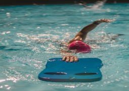 آموزش تخصصی شنا،  رفع ترس از آب و اصلاح تکنیک